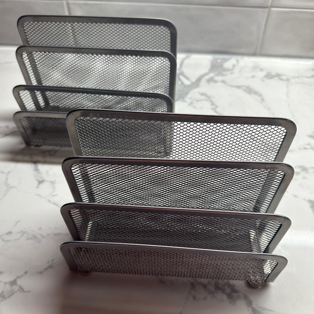Set of 2 mail organizers metal